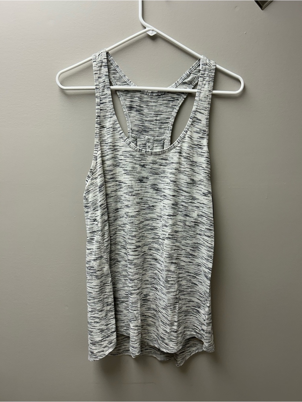 Lululemon Women’s Black & White Salute the Sun Singlet II